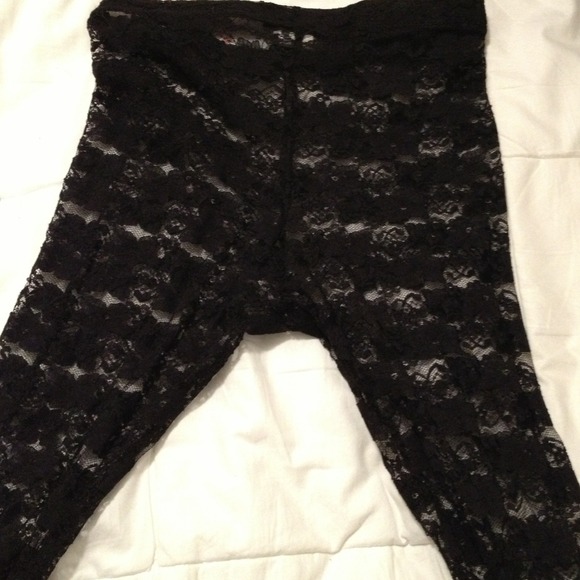 LEGGINGS