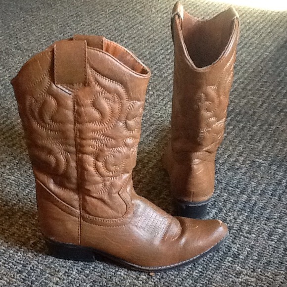 Size 8 cowgirl boots