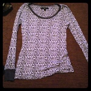 Black and grey leopard print tee