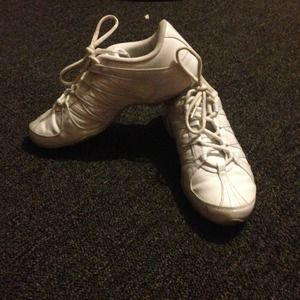 Nike cheerleading shoes