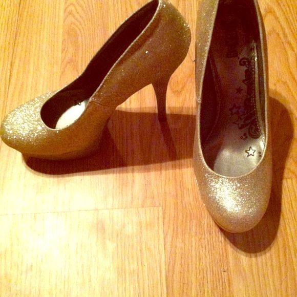 Bought for a wedding and won't wear again :/