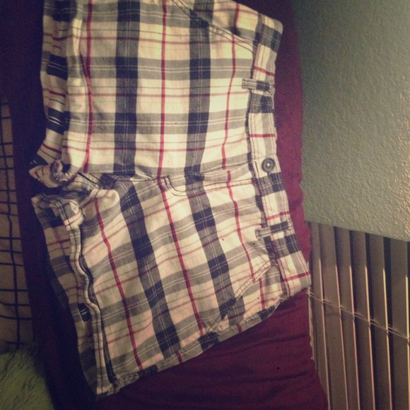 Plaid white red blue shorts