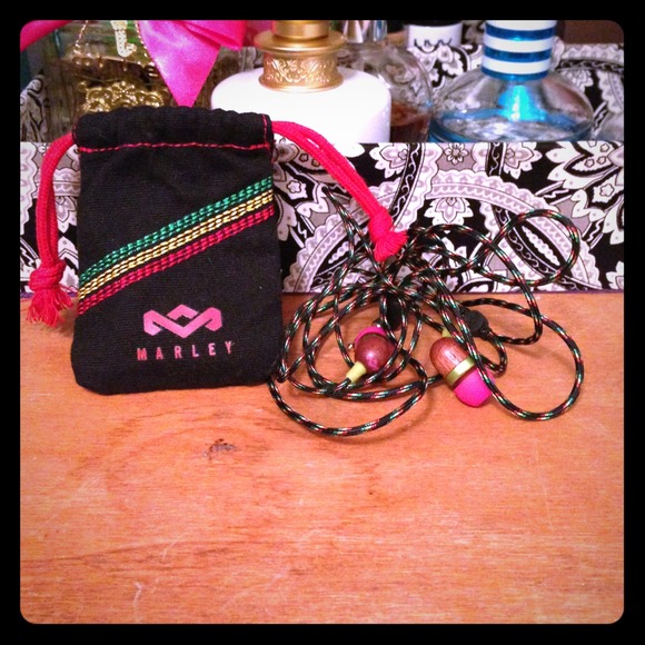 ❤💚💛Bob marley pink headphones💕
