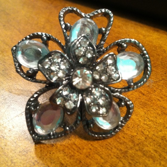 Jewel flower ring!🌸