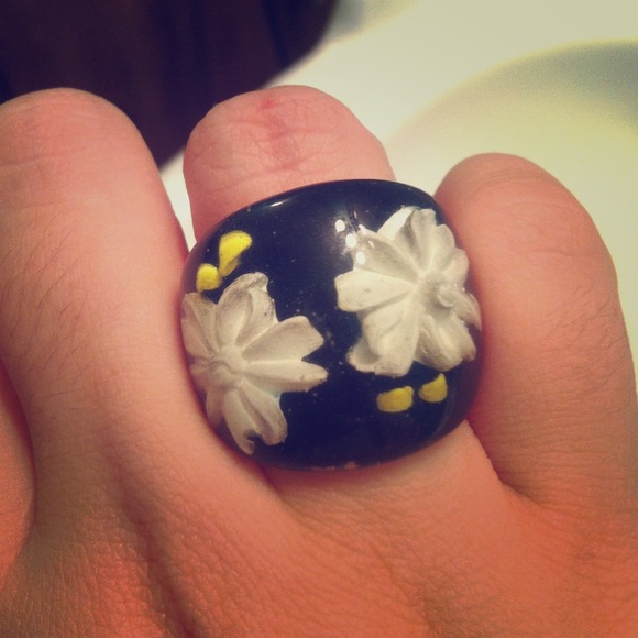 Chunky flower ring! 🌻🐝