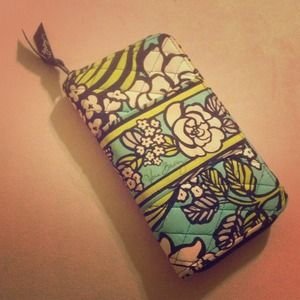 TRADED 🎉Clutch wallet