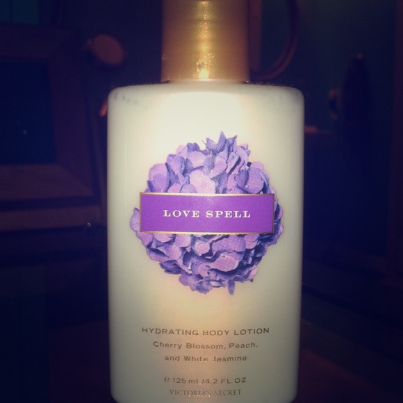 Victoria Secrets Love Spell body Lotion