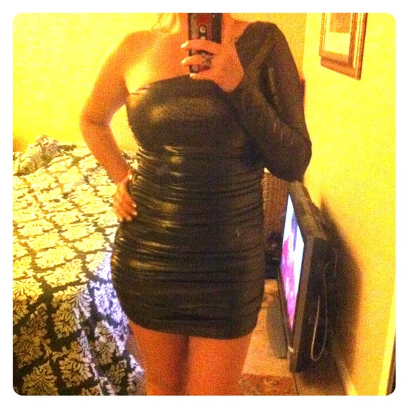 F21. Size M. - Picture 1 of 3