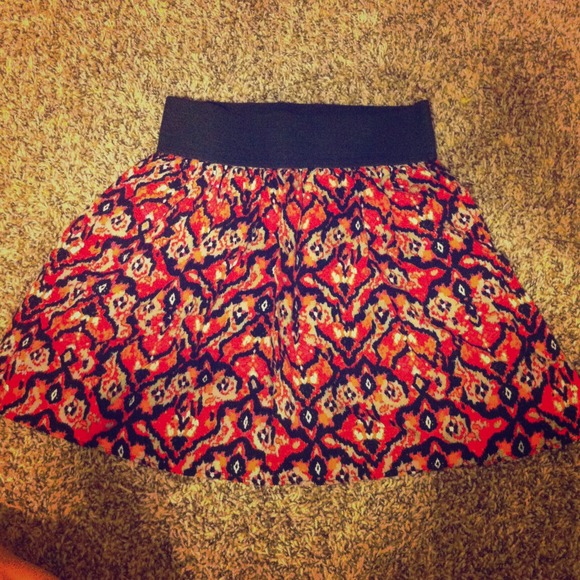 Cute exotic mini skirt!