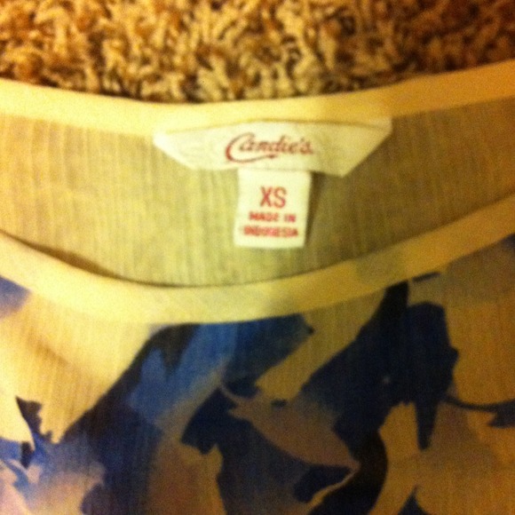Off white/blue top! - Picture 3 of 4