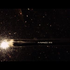 M.A.C 287 SE Duo Fibre Eyeshadow Brush