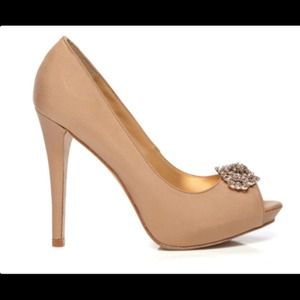 Badgley Mischka gorgeous peep toe heels
