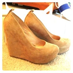 Nude ALDO wedges - BRAND NEW
