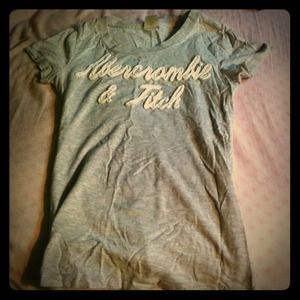 Grey Abercrombie & Fitch t-shirt