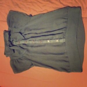 I'm selling it cuz I never wore it :/