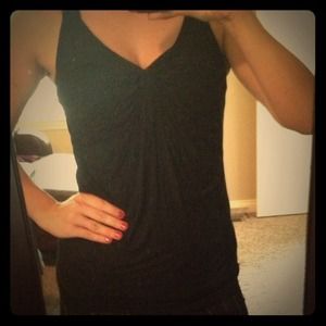 ❎Sold in bundle ❎ Black tank w/ gathered drape