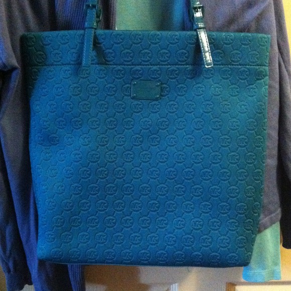 Michael Kors Handbags - Michael kors tote!
