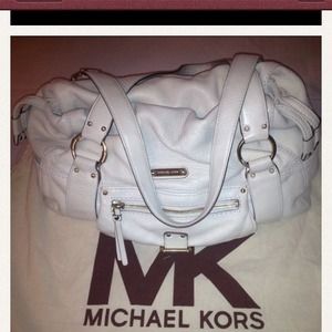 Authentic cream MichaelKors handbag! Reduced!🎈🌺