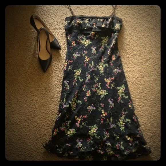 Feminine and classy dress. Vintage.