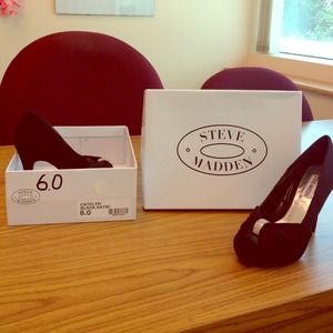 Steve Madden Black Satin Catelyn shoe