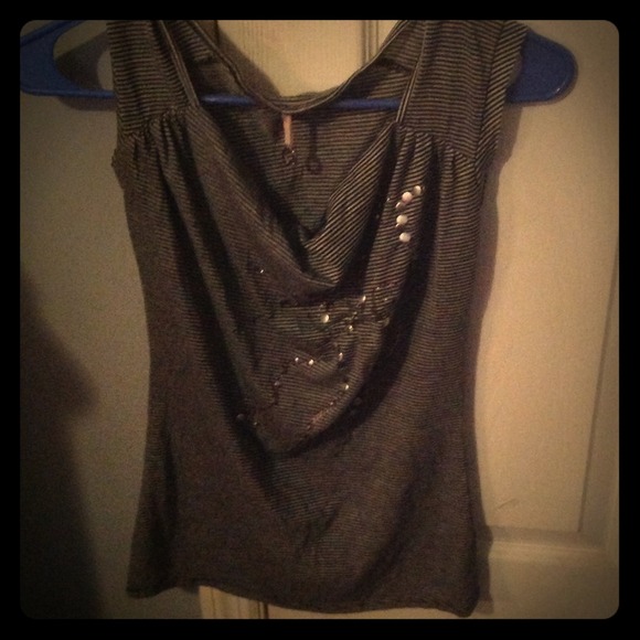Small shirt the tag says robin k