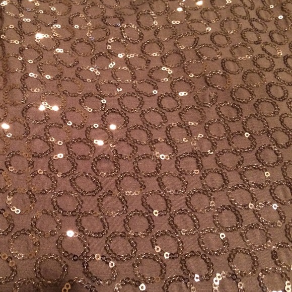Gold sparkly tank - Picture 2 of 2