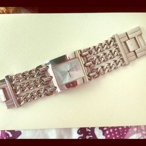 Guess three chain watch