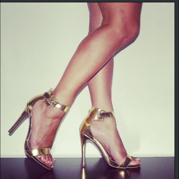 5 inch Gold High Heel with Ankle Strap Size 8.5