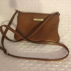 HOLDING:) Michael Kors Purse