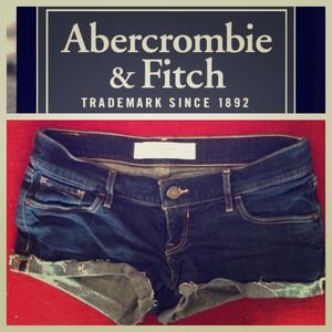 Abercrombie and Fitch girls denim shorts! Size 2