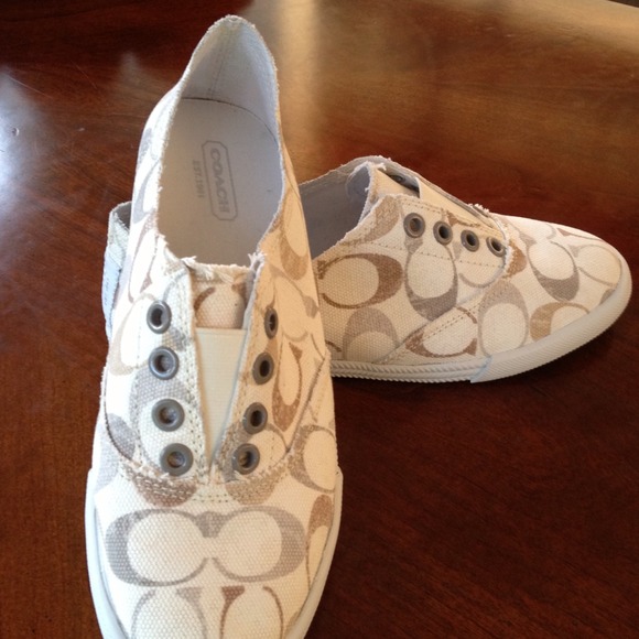 Coach Shoes - 🔑SOLD  🔑signature Coach sneakers
