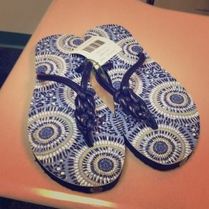 Vera Bradley Starry Night Flip Flops Size S (5-6)