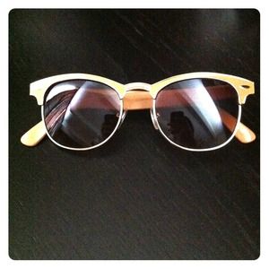 Nude sunglasses rayban style