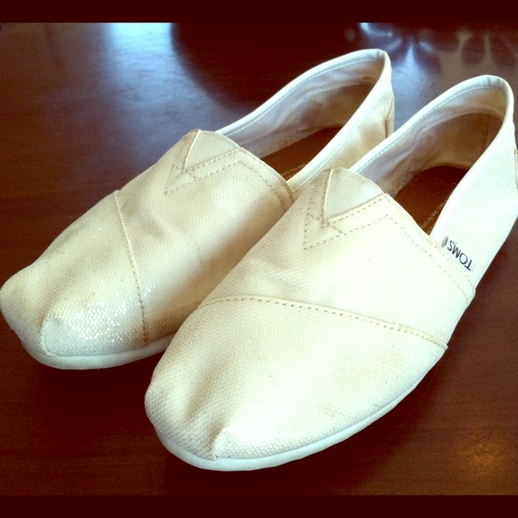 toms white glitter