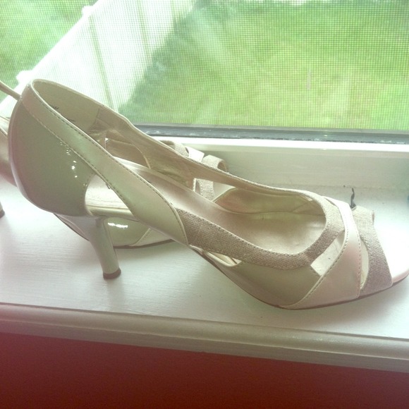 Beige heels