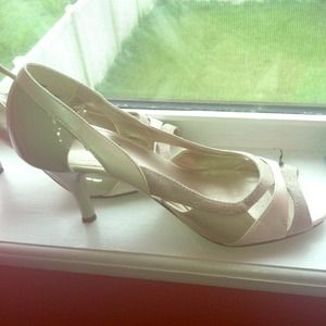 Beige heels