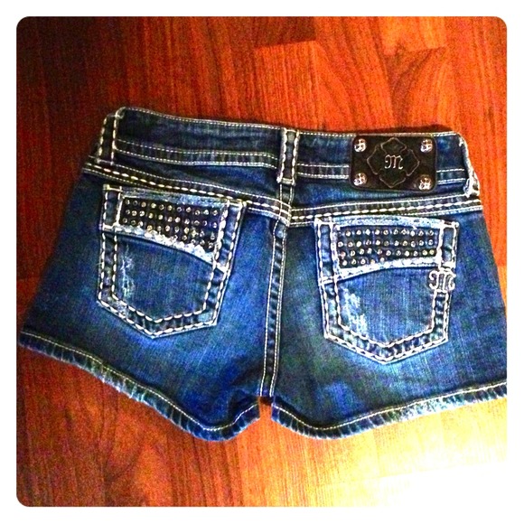 Sold on ebay!! Miss me shorts 27