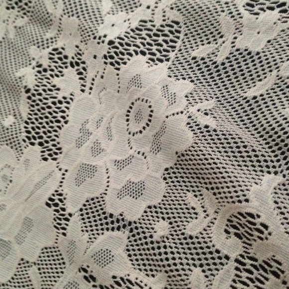 💝TRADED💝Black and cream lace dress - Picture 2 of 3