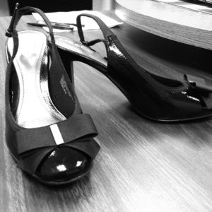 Black Patent Liz & Co heels Size 6