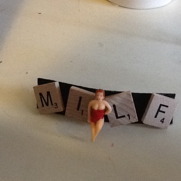 Milf Hair Clip - Picture 1 of 3