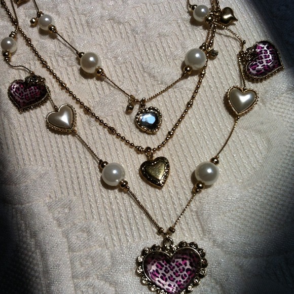 Betsey Johnson Necklace - Picture 2 of 4