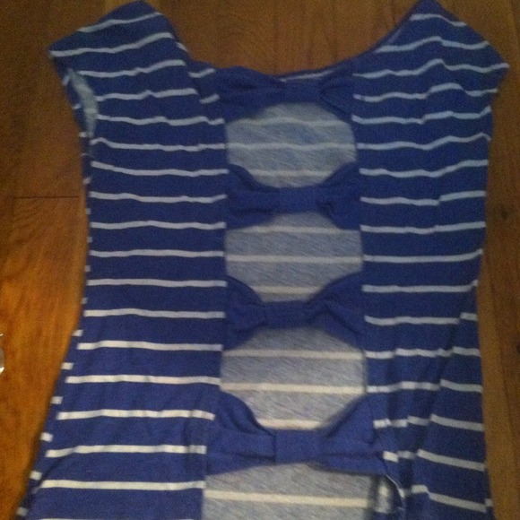 Bow back top - Picture 1 of 2