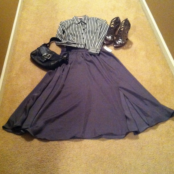 ❌Bundled-Sold❌NWT- Gray elastic waist ON Skirt