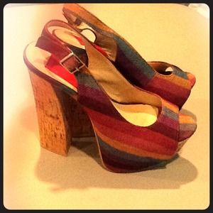 Peep toe wedge pumps