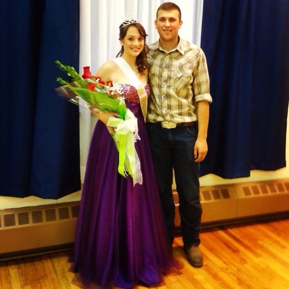 Purple prom dress !!