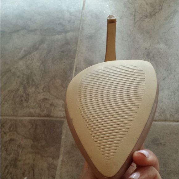 Steve Madden Neutral "blush" Heels! - Picture 2 of 4