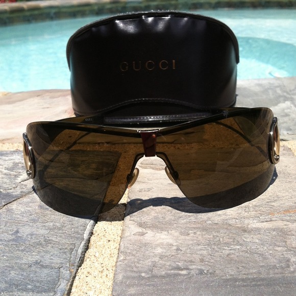 HOST PICK 💥Gucci horsebit sunglasses - Picture 2 of 3