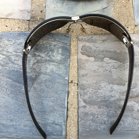 HOST PICK 💥Gucci horsebit sunglasses - Picture 3 of 3