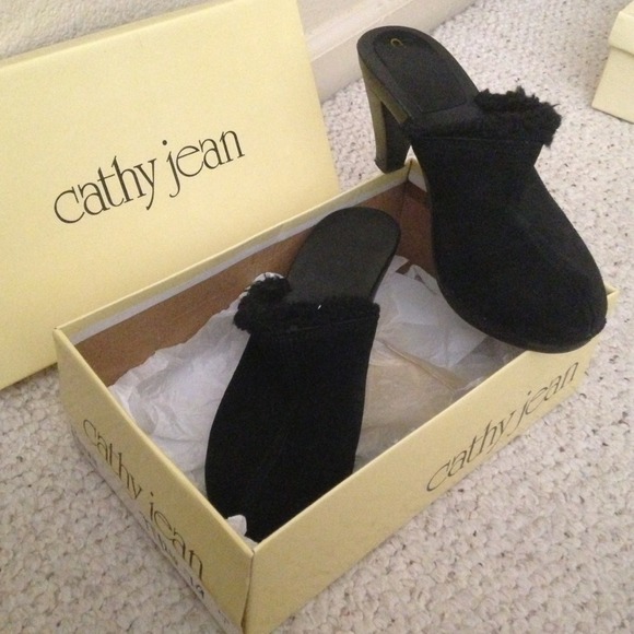 Cathy jean black heel clogs