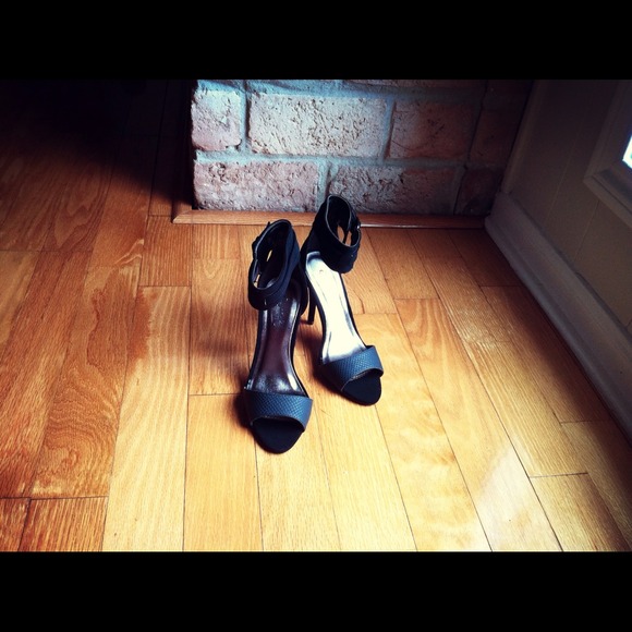 SOLD Faux Black Croc Embossed Leather Cuff Heels - Picture 2 of 4